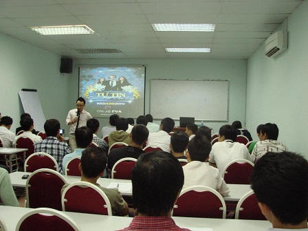 Trai ngoan thi nhau tới lớp học... yêu